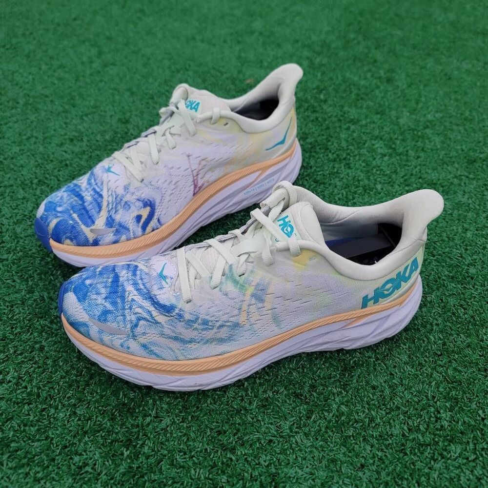 Hoka one one CLIFTON8 - Women's Running Shoes - SIZE 8.5B - Picture 1 of 10